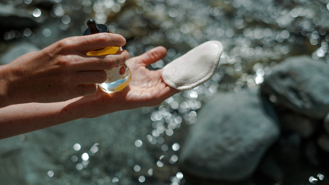 Das milde Reinigungsöl richtig anwenden